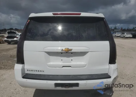 2020 Chevrolet Suburban C1500 Ls z USA, uszkodzony, nr VIN 1GNSCGKC3LR290791